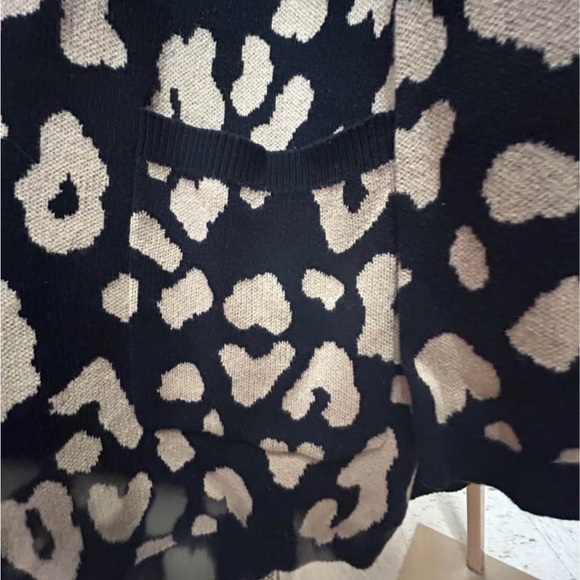 Kim Rogers Black and Tan Cardigan - Picture 4 of 8